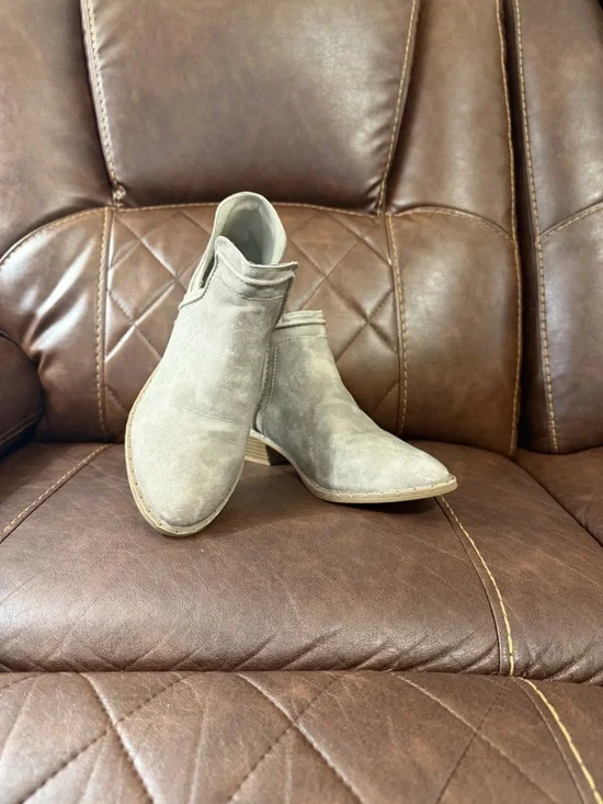 Sugar Western Taupe Studded Trim Low Heel Ankle Booties - Picture 10 of 10